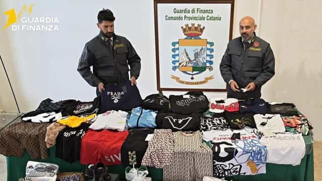 Blitz durante la festa di Sant’Alfio: sequestrati oltre 2 mila capi d’abbigliamento a Trecastagni