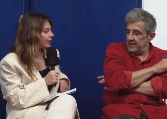 VIDEO | “Gente di facili costumi”, Flavio Insinna in scena all’ABC di Catania: l’intervista al QdS