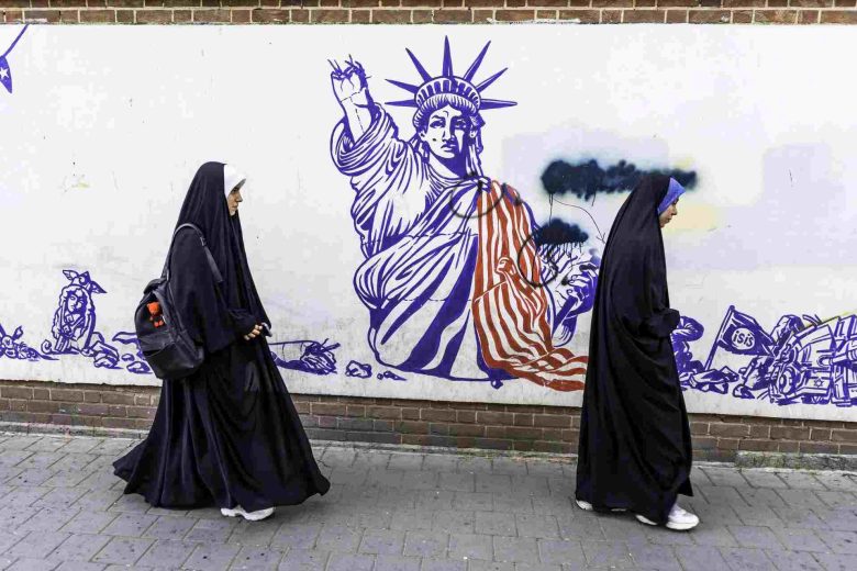 Guerra in Iran, accordo vicino ma Trump temporeggia: “Potrei firmare ma non ho fretta”