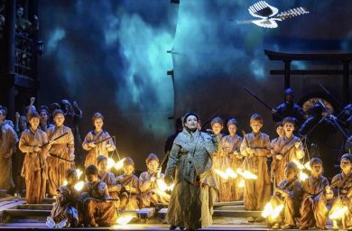 Jackie Chan reinventa “Turandot” con kung fu ed estetica cinese alla prima di Guangzhou (当歌剧遇见中国功夫 成龙执导《图兰朵》广州首映)
