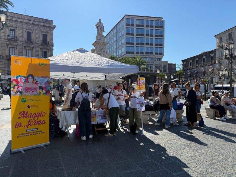 Maggio In…Forma 2026: grande partecipazione in Piazza Stesicoro per le prenotazioni delle mammografie gratuite