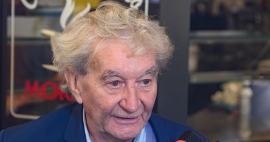 Garlasco, l’avvocato Lovati ad Andrea Sempio: “Verrai assolto ma non andare in procura”