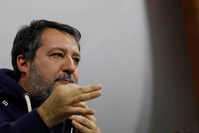 Famiglia nel bosco, i pm preoccupati per l’ispezione. Salvini: “Vergognatevi”