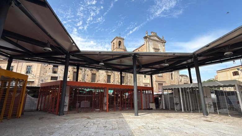 Palermo, lo Iacp consegna le chiavi del mercato coperto di Ballarò al Comune