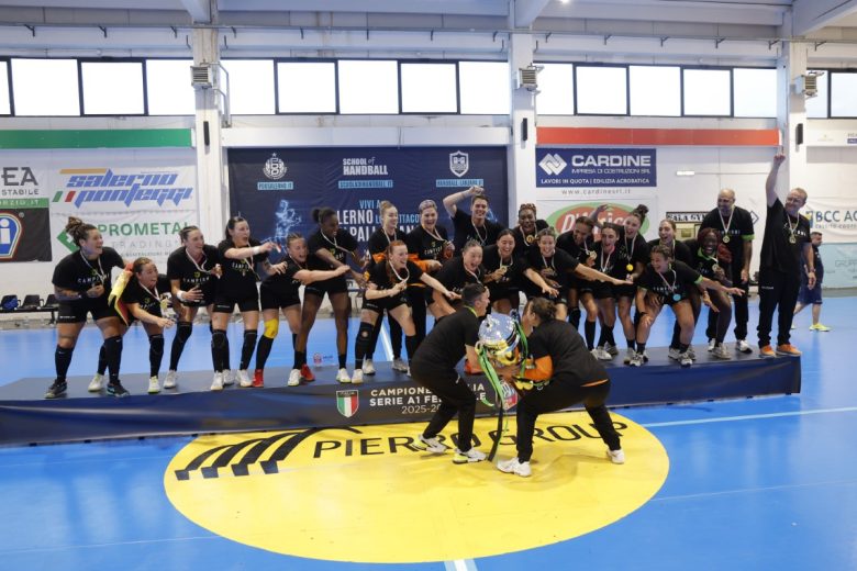 Pallamano donne, immensa Erice: Arpie graffiano anche a Salerno ed è festa scudetto