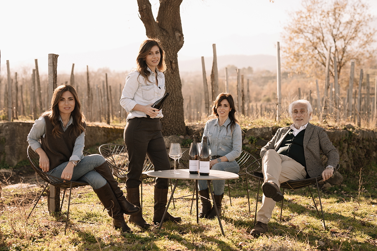 Il vino “ritrovato”: la famiglia Maugeri, le radici della terra e quel patto con l’Etna Il vino “ritrovato”: la famiglia Maugeri, le radici della terra e quel patto con l’Etna