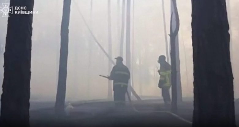 Grosso incendio a Chernobyl dopo schianto drone, monitoraggio delle radiazioni