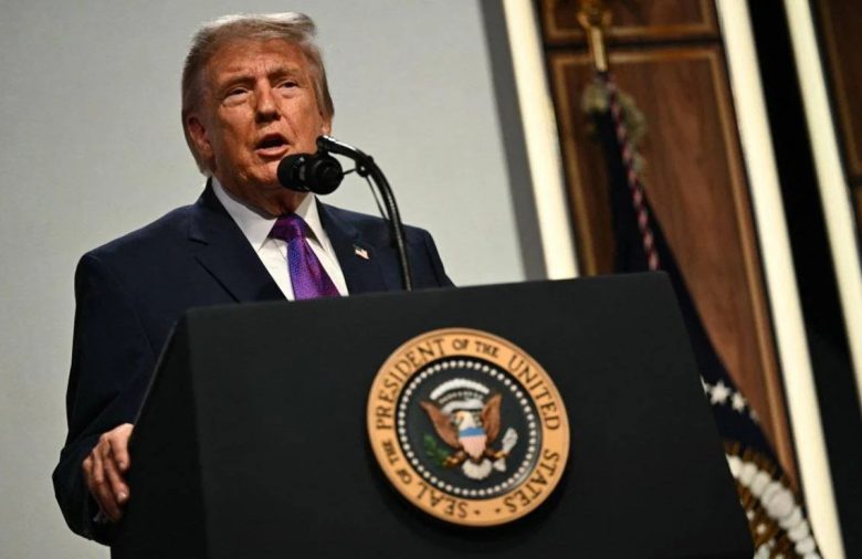 C’è l’accordo USA-Teheran, Trump: “Lo Stretto di Hormuz verrà riaperto”