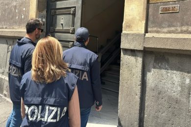 Orrore in famiglia nel Catanese, violenza sessuale e maltrattamenti su bambina: la denuncia parte dalla scuola