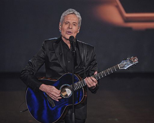 Claudio Baglioni rimanda il tour, ha la polmonite interstiziale acuta Claudio Baglioni rimanda il tour, ha la polmonite interstiziale acuta