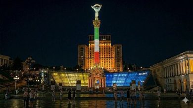 2 giugno, Ucraina: tricolore Italia illumina Piazza Maidan a Kiev