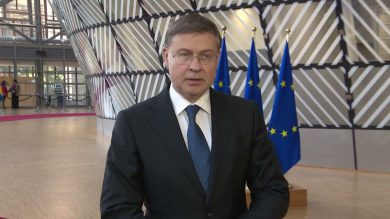 Eurozona, Pil I trim -0,2%, crescita su base annua frena a +0,3%