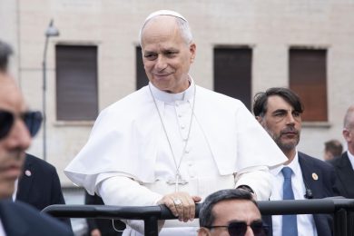 Santa Sede: in Spagna Papa incontrerà vittime abusi clero