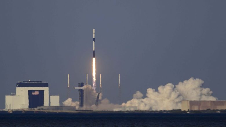 SpaceX pronta al debutto sul Nasdaq: Ipo da 75 mld, record mondiale