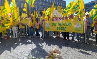 Agricoltori Coldiretti in piazza contro speculazioni olio e grano