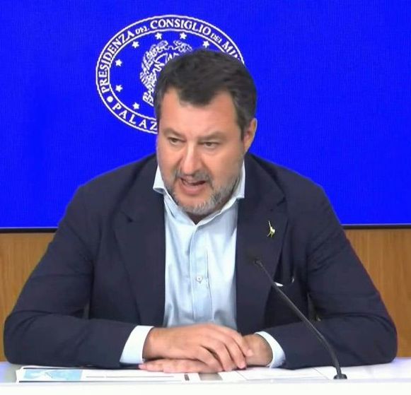 Lega,in corso a Montecitorio il Consiglio Federale riunito da Salvini Lega,in corso a Montecitorio il Consiglio Federale riunito da Salvini