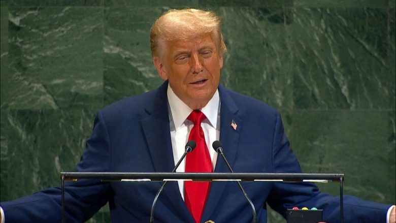 Iran, Trump annuncia: annullati attacchi previsti questa notte