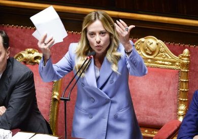 Meloni cambia strategia e infiamma derby a destra: Vannacci fa gioco sinistra