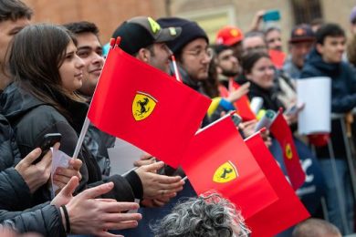 Maranello, la Notte Rossa accende la passione per il Cavallino