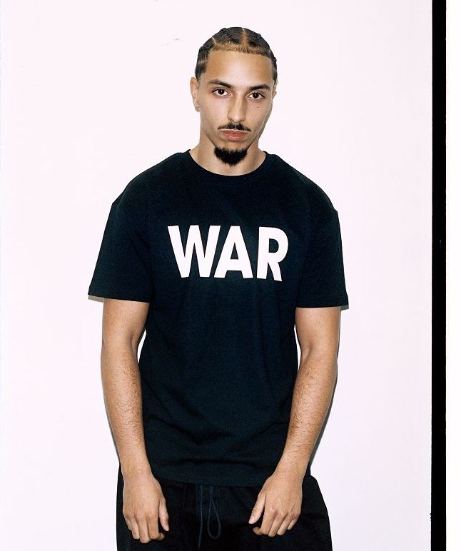 ”War” è il nuovo concept album di Astro ”War” è il nuovo concept album di Astro