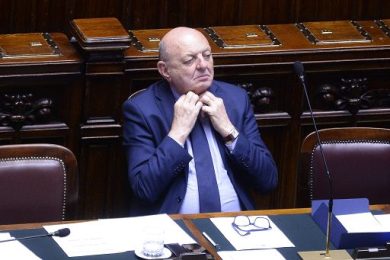 Carburanti, Pichetto: taglio accise eccezionale, stop quando finirà emergenza