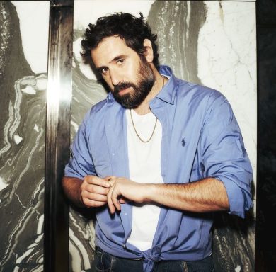 Tommaso Paradiso annuncia il nuovo singolo “Agitare coca cola”