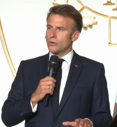 G7, playlist di Macron per i leader. Per Meloni ‘Felicità’ di Al Bano e Romina