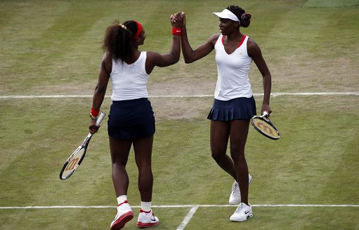 Tennis, Wimbledon, le sorelle Williams giocheranno nel doppio Tennis, Wimbledon, le sorelle Williams giocheranno nel doppio