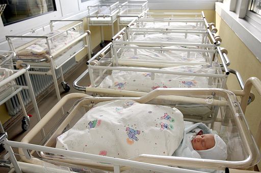 Denatalità: culle sempre più vuote