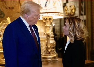 Trump: Meloni mi ha implorato di fare foto, mi ha fatto pena