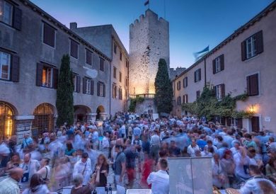 Vino, “Mare e Vitovska” compie 20 anni e torna al Castello di Duino