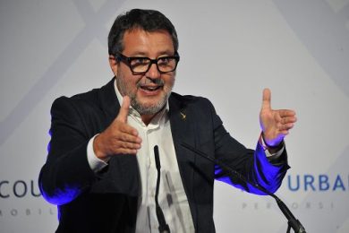 Auto, Salvini: no a imposizioni insostenibili dell’Ue sull’elettrico