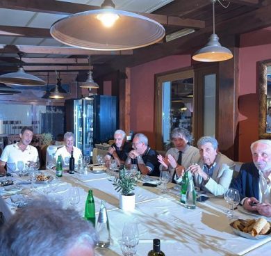 Futuristi a cena con Vannacci-Alemanno. “A noi!”, “Lode a Dio, Re, dama e a me”
