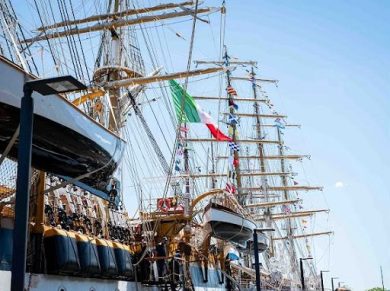 Tour Mondiale, la Nave Amerigo Vespucci arrivata a Baltimora