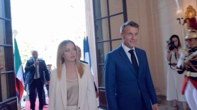 Meloni replica a Rutte su basi. E con Macron lancia coalizione per Libano