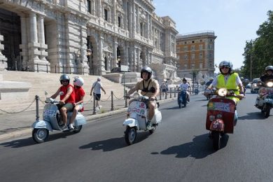 Piaggio, entrano nel vivo le celebrazioni a Roma degli 80 anni della Vespa