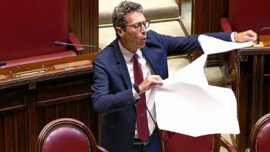 L.elettorale: al via in aula Camera. E sono scintille, Magi espulso