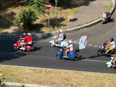 Piaggio, oggi a Roma la maxi parata per gli 80 anni della Vespa