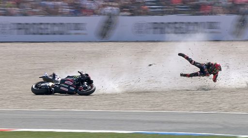 MotoGp Assen, brutta caduta per Bezzecchi, portato in ospedale