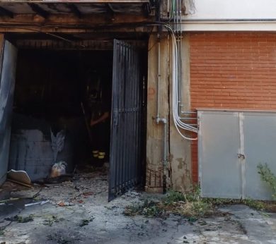 Paura a Palermo, incendio di un’auto danneggia tubazione gas area
