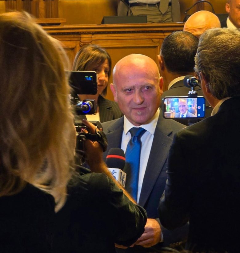 Castel di Judica, l’ostruzionismo mette a rischio centro per minori migranti. Sindaco leghista: “Lo difenderò”