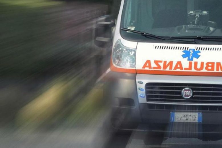 Investito dal camion dei rifiuti mentre era in bicicletta, morto 11enne
