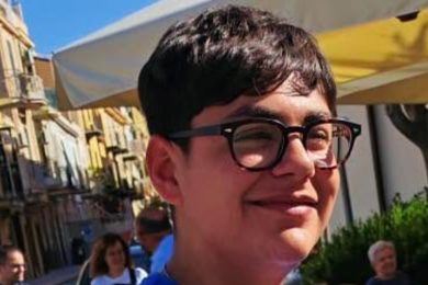 Bompietro sotto shock per la morte di Andrea, vittima di un tragico incidente a soli 16 anni