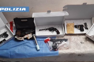 Catania, scoperto arsenale di armi da guerra: scatta il sequestro