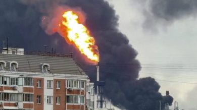 VIDEO | Raid ucraino alla raffineria di Mosca, piove petrolio sulla capitale russa