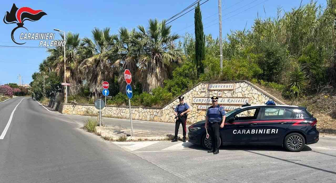 Fugge all’alt, arrestata stalker 32enne dopo inseguimento contromano nel Palermitano