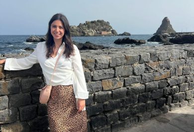 VIDEO | Lascia gli Stati Uniti per vivere a Catania, la storia di Caroline: “Qui ho imparato a vivere bene”