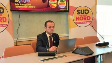 Sud chiama Nord baricentro elettorale, De Luca punta a espugnare Palermo: “Avremo candidato a Palazzo delle Aquile”