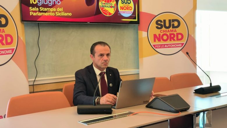 Sud chiama Nord baricentro elettorale, De Luca punta a espugnare Palermo: “Avremo candidato a Palazzo delle Aquile”