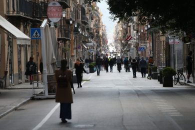 Artisti di strada a Palermo, arrivano divieti alle esibizioni: ecco dove